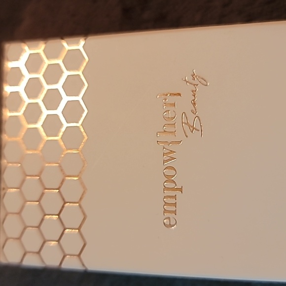 Empow(her) Beauty Foot Lotion - Picture 2 of 3